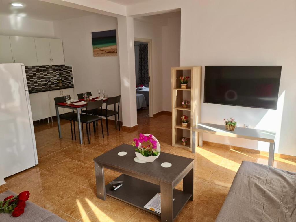 Franmay Apartments - 7 Modern Apartments Near The Beach & City, Perfect For Nomads, Travellers, Families, Watersports! Santa Maria Dış mekan fotoğraf
